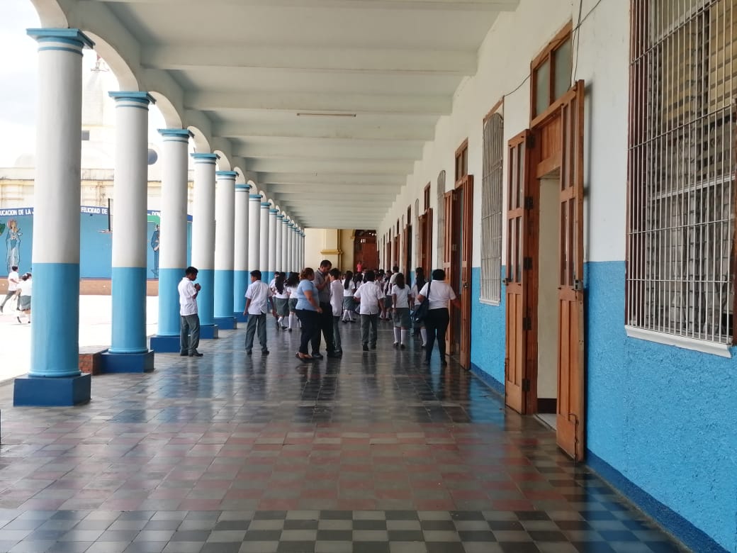 Colegio Salesiano incrementó medidas de seguridad para evitar asedio y agresiones en contra de sus estudiantes. Foto: Noel Miranda / Artículo 66