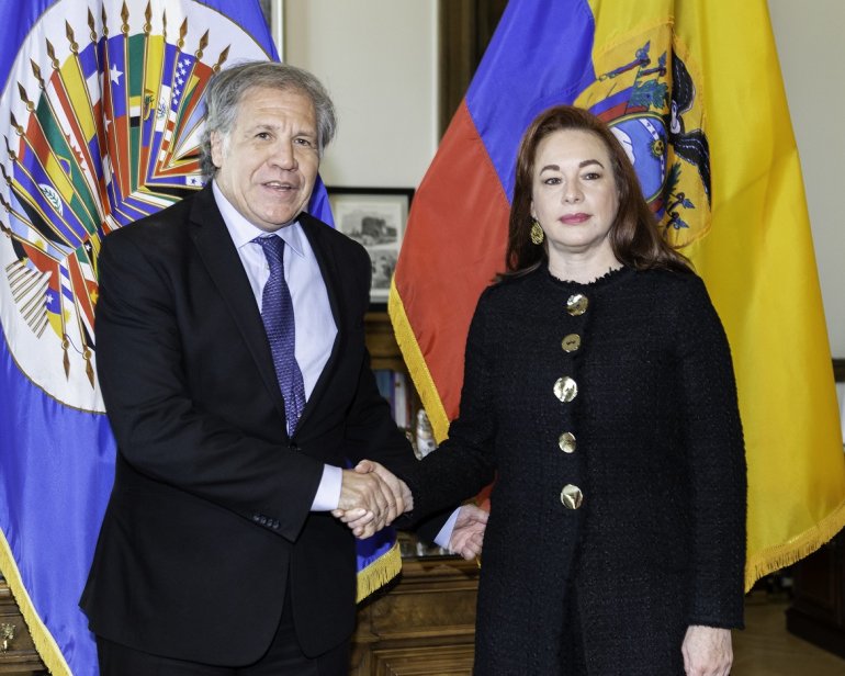 El actual Secretario General de la OEA, Luis Almagro junto a su contrincante María Fernanda Espinosa. Foto: Tomada de Internet