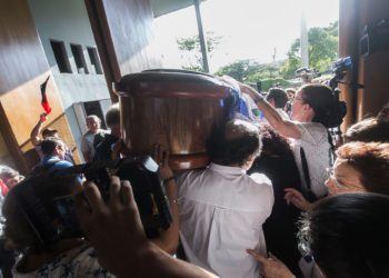 Senador mexicano repudia a Ortega por mandar turbas a atacar los funerales de Ernesto Cardenal. Foto: Jorge Mejía Peralta