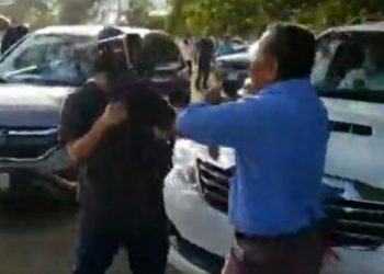Turberos orteguistas agreden y roban a periodistas en Catedral de Managua