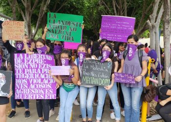 Mujeres protestan y resaltan que el orteguismo protege a «funcionarios públicos violadores». Foto: Geovanny Shiffman / Artículo 66