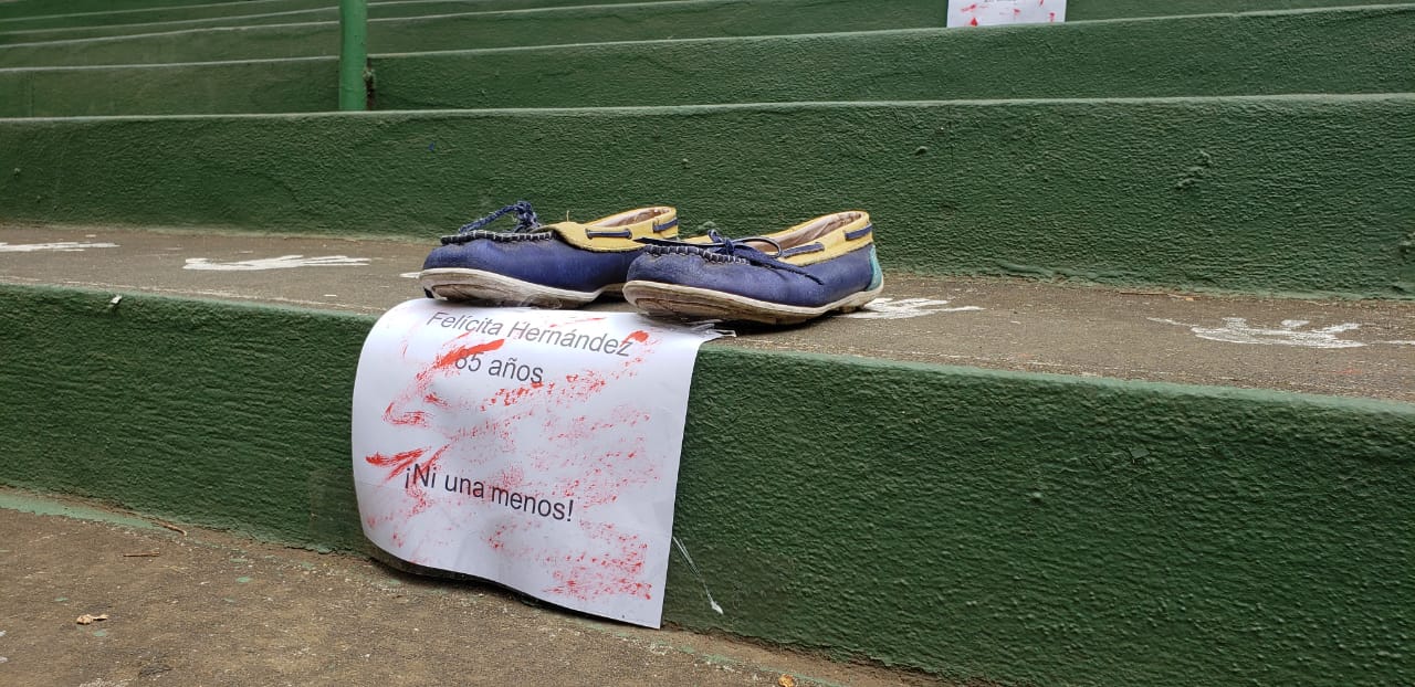 Los zapatos de una de las mujeres asesinadas en Nicaragua. Foto: Geovanny Shiffman / Artículo 66