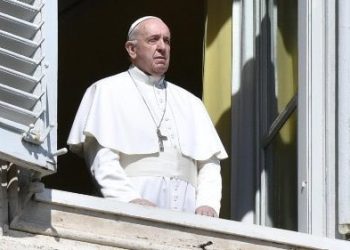Papa Francisco, desde el balcón de la Plaza de San Pedro. (Abril 2020). Foto/Cortesía: Religión Digital