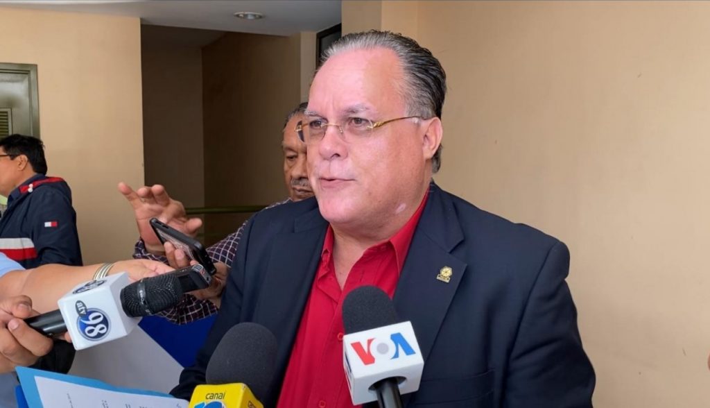 Empresario Leonardo Torres dice que los nicaragüenses «tenemos que aprender a convivir con el coronavirus»