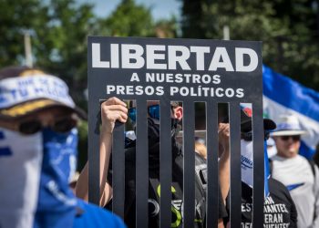 La dictadura de Daniel Ortega mantiene a más de 70 presos políticos por protestar. Foto: La Prensa.
