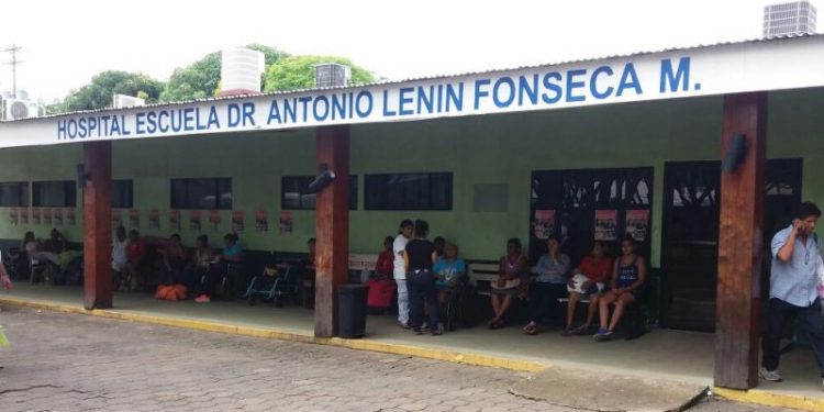 Daniel Ortega alardea de sistema de salud enclenque: Un médico y una camilla por cada 1000 habitantes