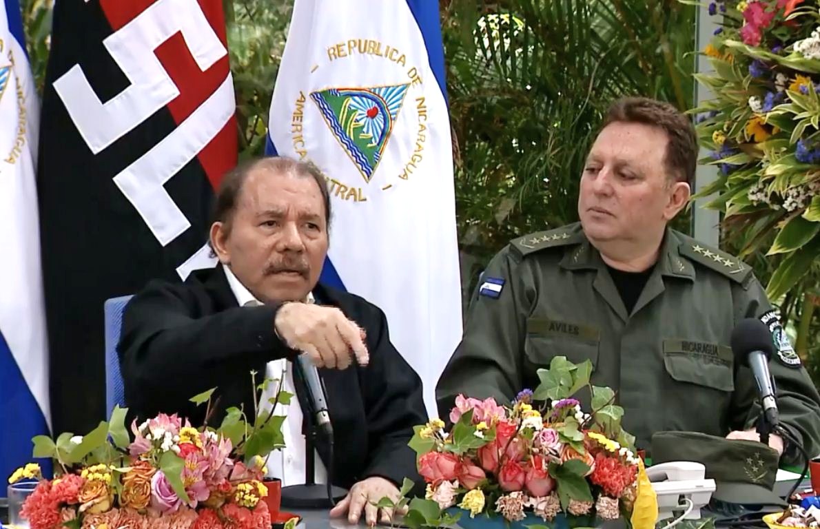 Presidente de NIcaragua, Daniel Ortega junto al jefe del Ejército de Nicaragua, Julio César Avilés. Foto: Cortesía