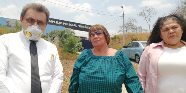 Madre del preso polítco Wilfredo Brenes exigiendo su libertad Foto: Archivo/ ARTÍCULO