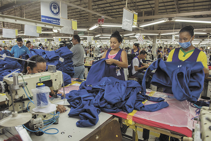Empresas de zonas francas despiden a más de 5,000 trabajadores y mandan a sus casas a 23 mil bajo la modalidad de suspensión colectiva. Foto: La Prensa