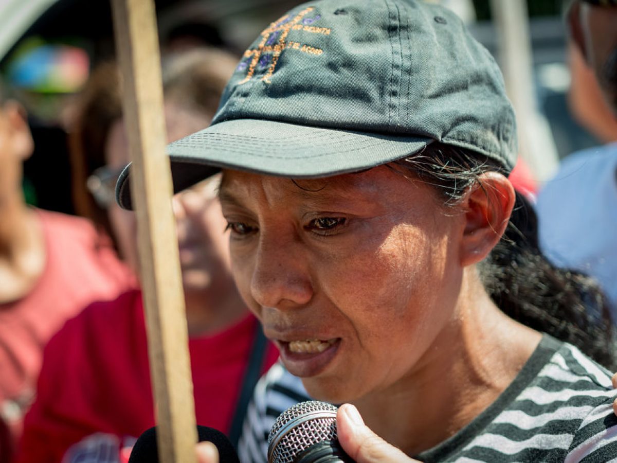 Lanzan campaña para construir casa a Elea Valle, la campesina que denuncia que el Ejército mató a su familia