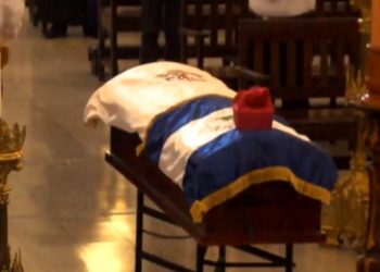 Realizan funerales de monseñor Bosco Vivas a puerta cerrada y sin la presencia de fieles
