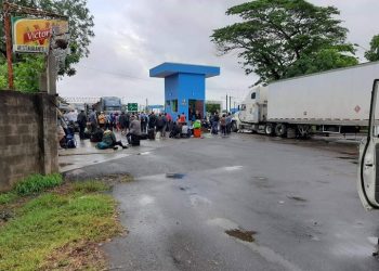 Dictadura impide el ingreso al país de 120 nicaraguenses que se encuentran varados en Peñas Blancas. Foto: Cortesía
