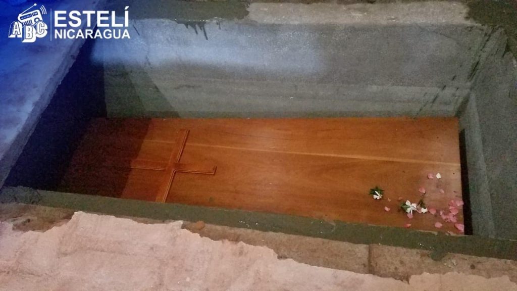Entierran al sacerdote de Estelí Jaime Valdivia, quien falleció por COVID-19