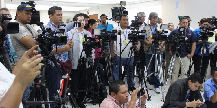 Antonia Urrejola: «Seguir haciendo periodismo independiente en Nicaragua es un acto de coraje y hasta de heroísmo». Foto: A. Navarro / Artículo 66