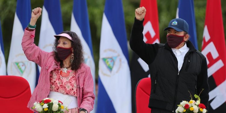 Denuncian que la dictadura de Ortega muestra su "desprecio" a los nicaragüenses al exponerlos al contagio de COVID-19