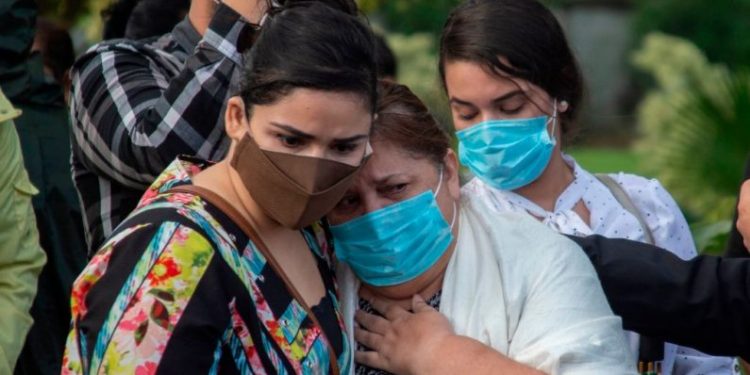 Médicos nicaragüenses exigen al régimen que «brinde los datos reales de la pandemia» del COVID-19. Foto/ Representativa de INTI OCON/AFP vía Getty Images
