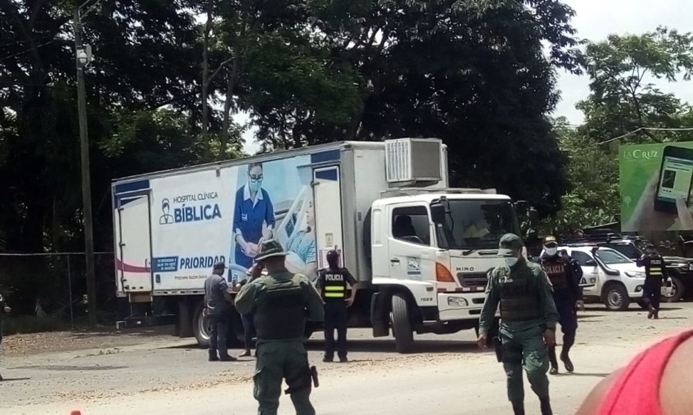 Clínica Móvil se instala en Peñas Blancas para realizar prueba de COVID-19 a migrantes nicas. Foto: Cortesía