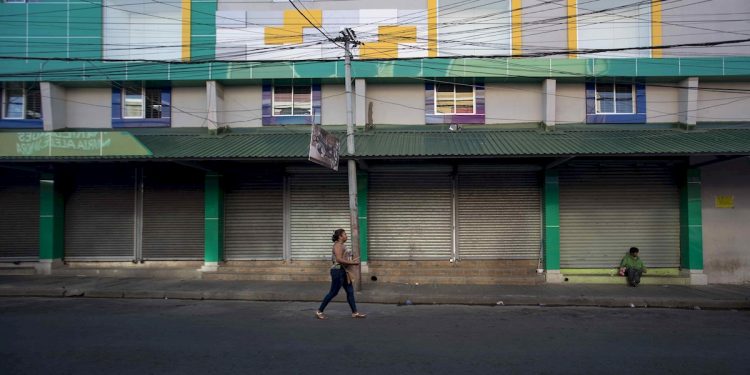 Cosep afirma que el 7% de las empresas en Nicaragua han cerrado producto de los «dos tsunami» de la crisis sociopolítica y sanitaria. Foto: EFE