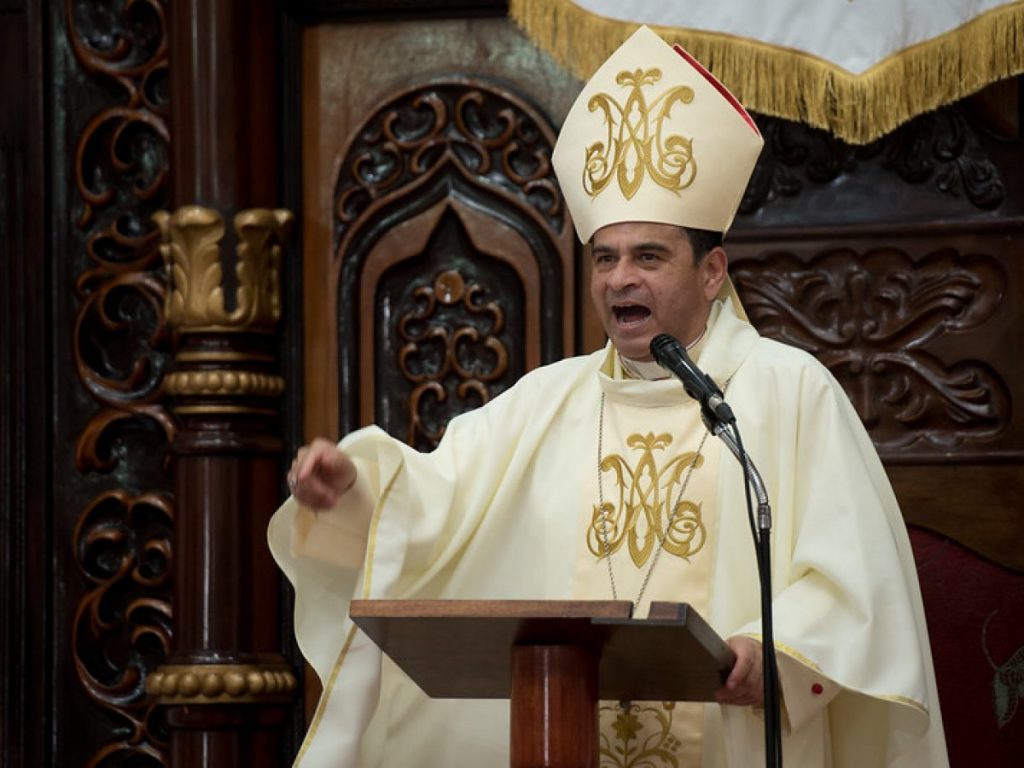 Monseñor Rolando Álvarez reprocha que los políticos vean a Nicaragua como «un botín del que hay que adueñarse para satisfacer sus propios egos»