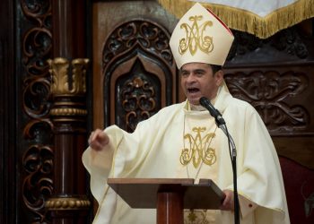 Monseñor Rolando Álvarez reprocha que los políticos vean a Nicaragua como «un botín del que hay que adueñarse para satisfacer sus propios egos». Foto: Tomada de Internet