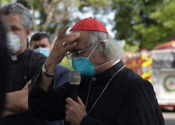 Cardenal Leopoldo Brenes convoca a rogativa y silencio como desagravio a la Sangre de Cristo