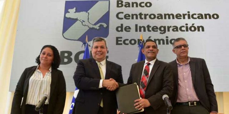 BCIE sigue en "complicidad" con el régimen de Ortega y le da otros 171 millones de dólares