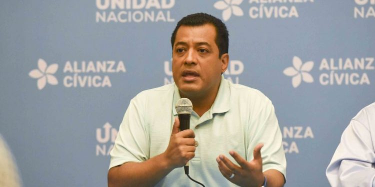 Félix Maradiaga rechaza decisión de su «aliado» Brooklyn Rivera de votar con el FSLN