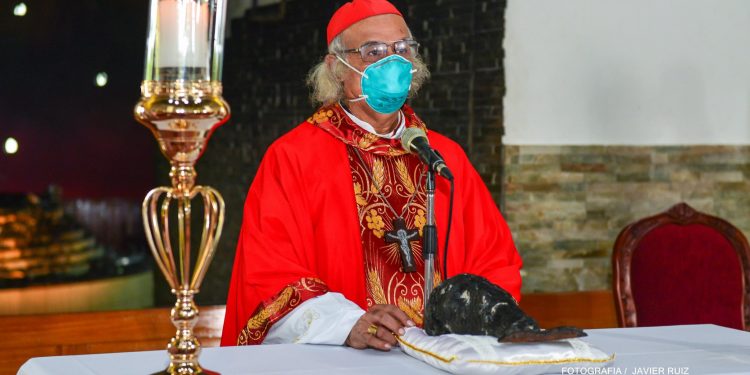 Misa oficiada por el Cardenal Brenes con el rostro de la Sangre de Cristo calcinado. Foto: Arquidiócesis de Managua