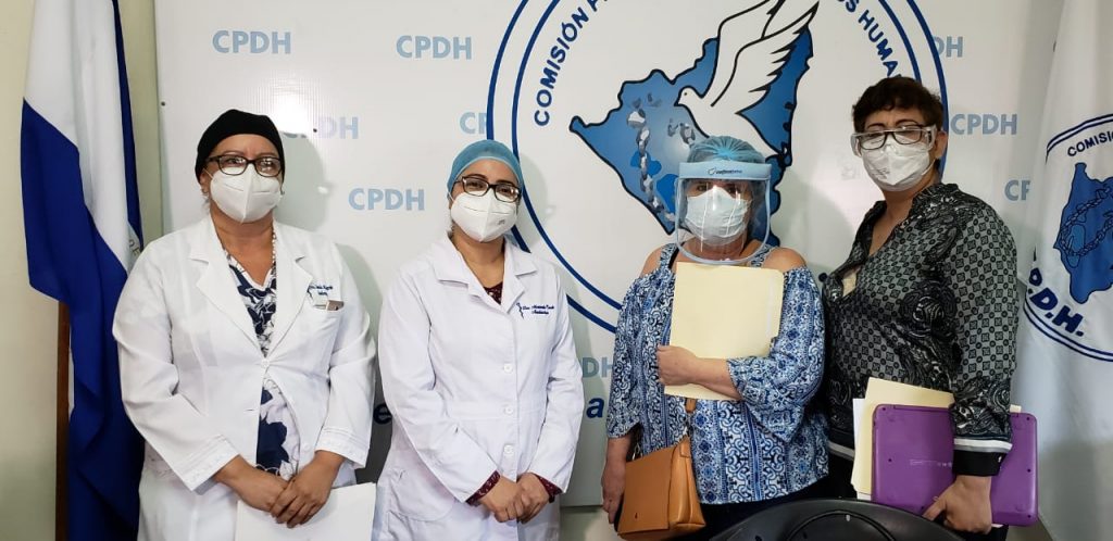 Médicos despedidos por el régimen de Ortega siguen exigiendo su reintegro
