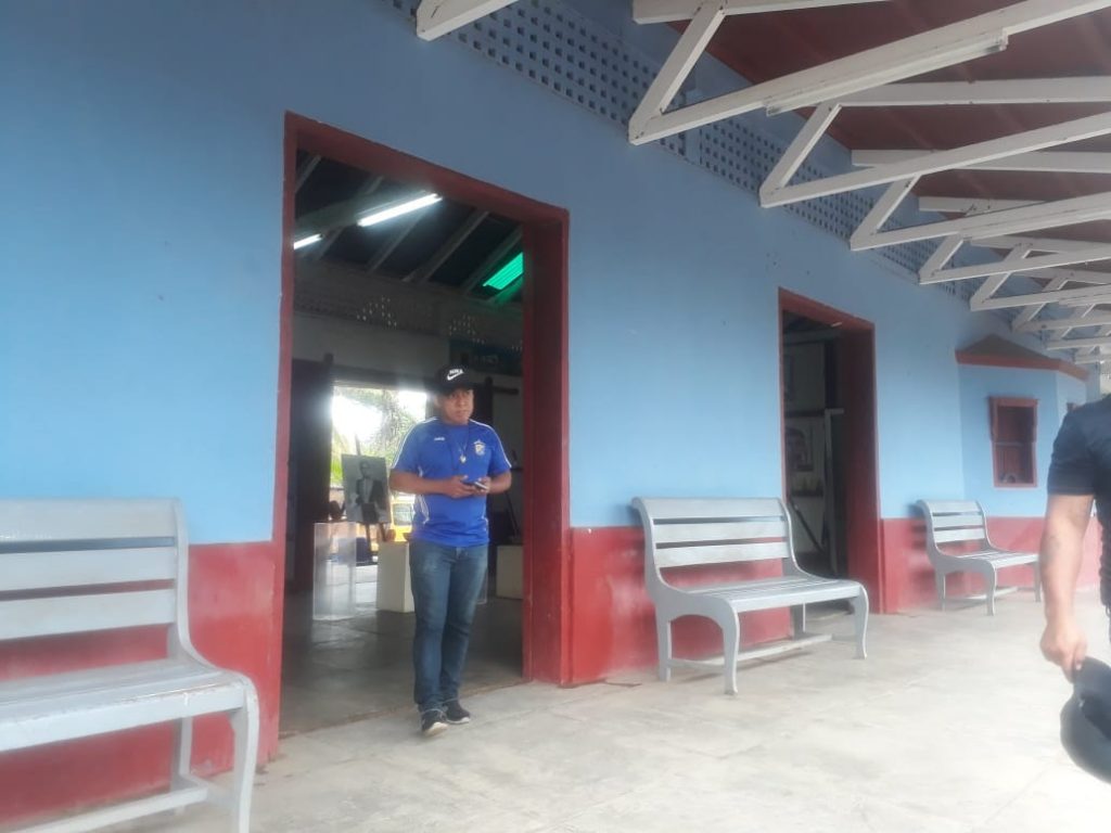 Fanáticos orteguistas de Niquinohomo insultaron y retaron a golpes al padre Edwing Román