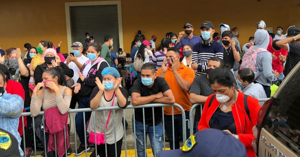 300 nicas que vienen de Panamá podrían tener problema para entrar al país si se vencen sus pruebas de COVID-19. Foto: Tomada de Internet.