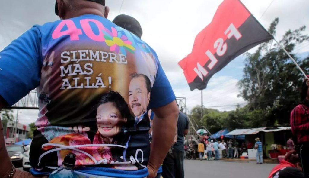 Servilismo y sapocracia