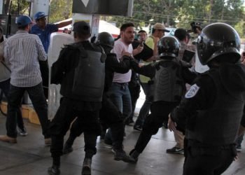 PCIN condena «Ley del Bozal» y considera recurrir por insconstitucionalidad. Foto: AFP.