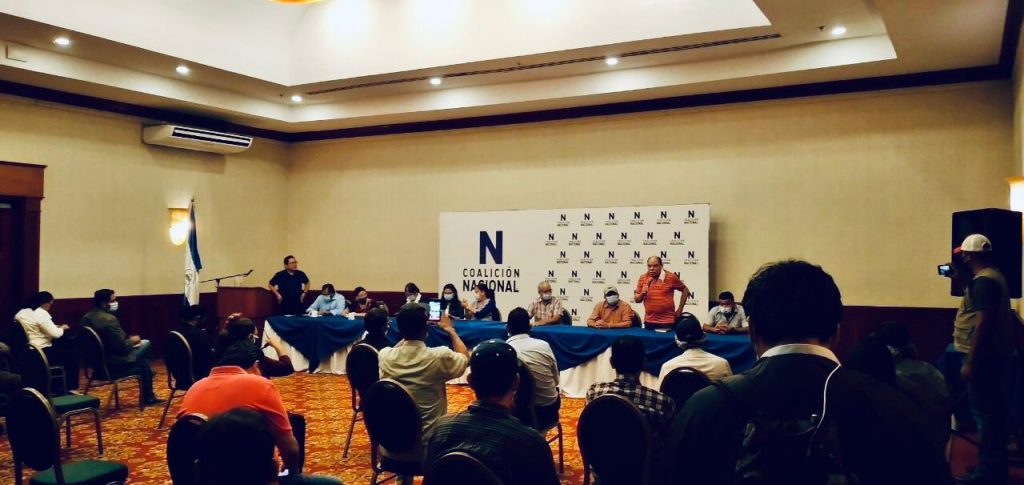 Coalición Nacional burla hostigamiento policial en Granada y realiza reunión organizativa