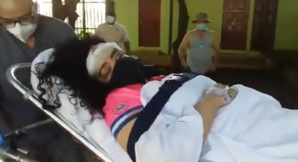 Verónica Chávez fue internada en la Unidad de Cuidados Intensivos, tras la pedrada de turbas sandinistas