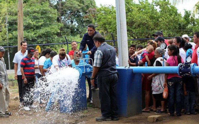 Gobierno privatizará el servicio de agua y saneamiento, según Ruth Selma Herrera. Foto: Tomada de medios oficialistas.