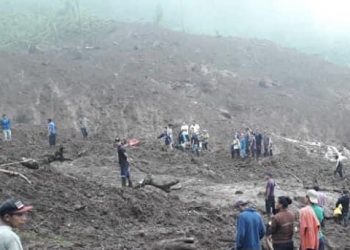 Víctimas del deslizamiento de Peñas Blancas sepultadas y continúa búsqueda de desaparecidas. Foto: Internet.
