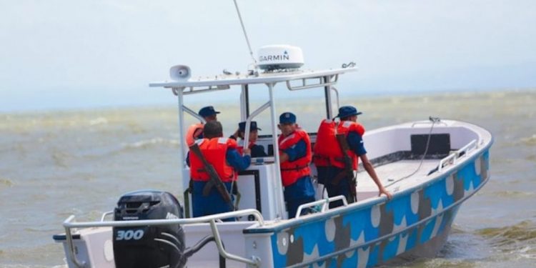 24 migrantes capturados por el Ejército en aguas San Juan del Sur. Foto: Internet.
