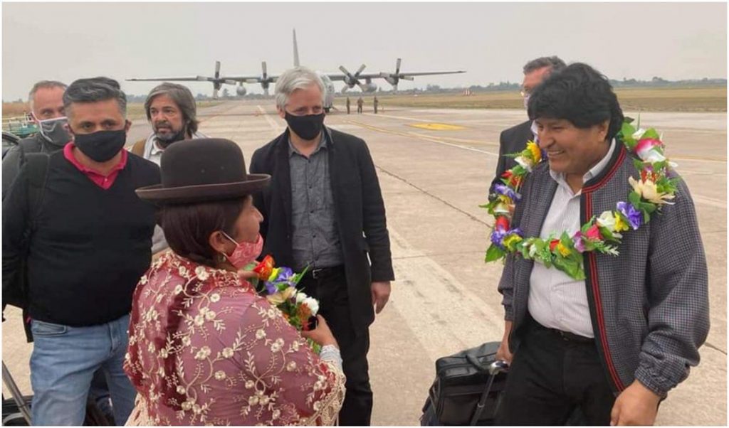 Evo Morales regresa a Bolivia, un día después que MAS retornara al poder