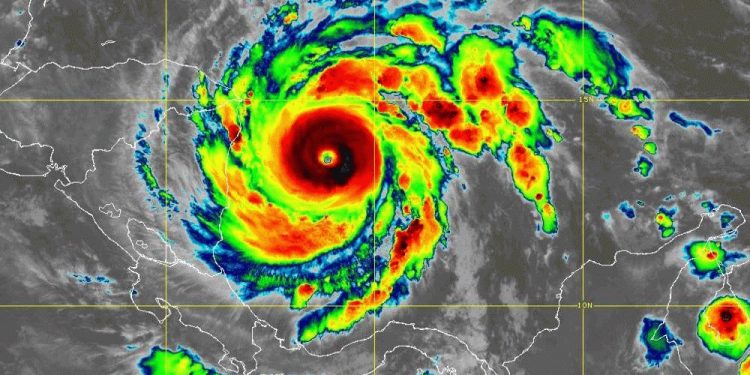 Iota, el huracán más intenso de 2020 que se acerca a Nicaragua