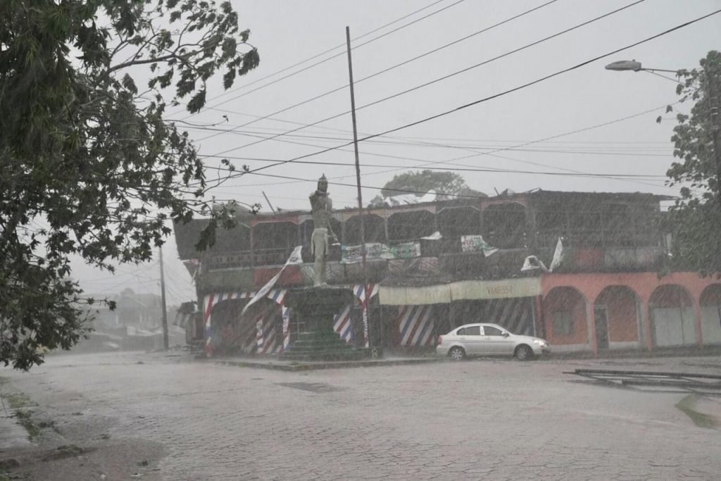 Huracán Eta deja unos 20 mil evacuados en la Costa Caribe