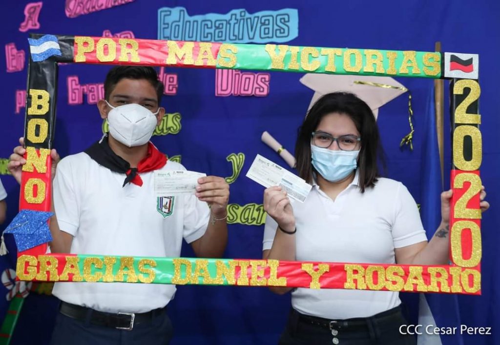Denuncian «agresiva e irrespetuosa manipulación» con la entrega del bono para bachilleres