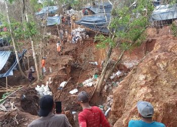 Hundimiento de mina artesanal en Río San Juan deja a varios «güiriseros» soterrados. Foto: Cortesía.