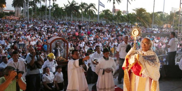 Iglesia Católica suspende la tradicional procesión del primero de enero por repunte de COVID-19. Foto: Internet.