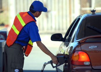 Precio del combustible en Nicaragua sigue al alza por once semanas consecutivas. Foto: Internet.