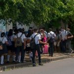 Régimen de Ortega entregará un bono de C$ 4,000 a cada bachiller mientras la calidad de la educación toca fondo