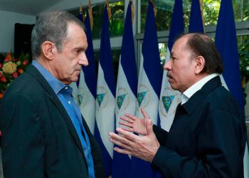 Daniel Ortega quiere mostrarse «divertido» para encubrir crímenes con Ley Ultraterrestre, dice Oppenheimer. Foto: Internet.