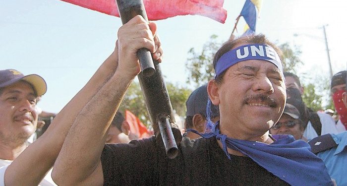 Daniel Ortega prepara a sus bases por si le toca «volver a incendiar el país como en los años 90». Foto: La Prensa.