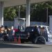 «No eches combustible», la demanda de la oposición ante el elevado costo de la gasolina. Foto: La Prensa