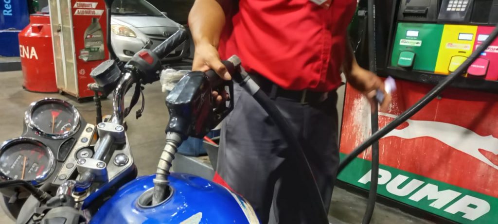 Combustible bajará casi seis córdobas después de 19 semanas de alzas